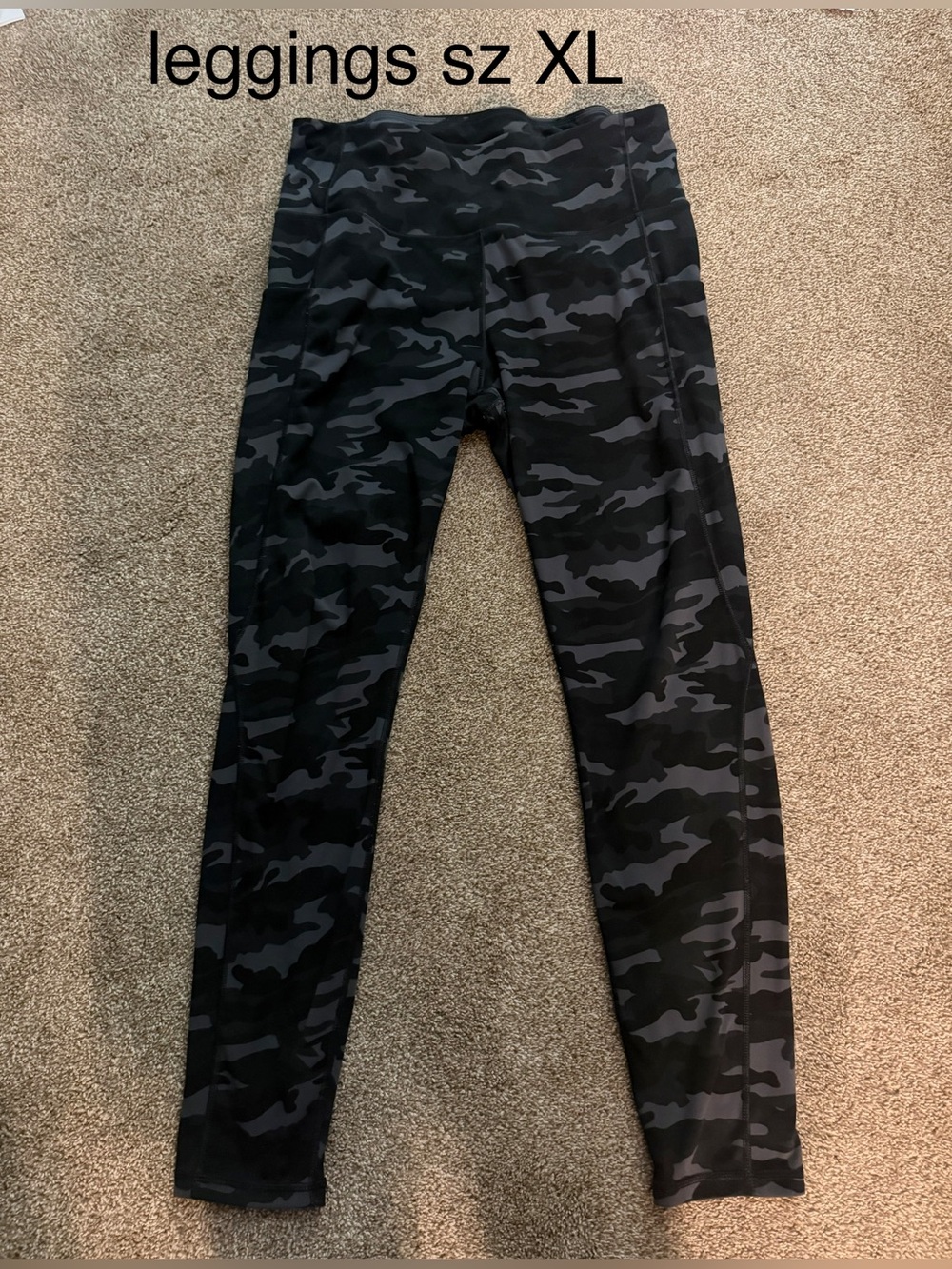 Ladies Camo Leggings in Black and Gray - Size XL